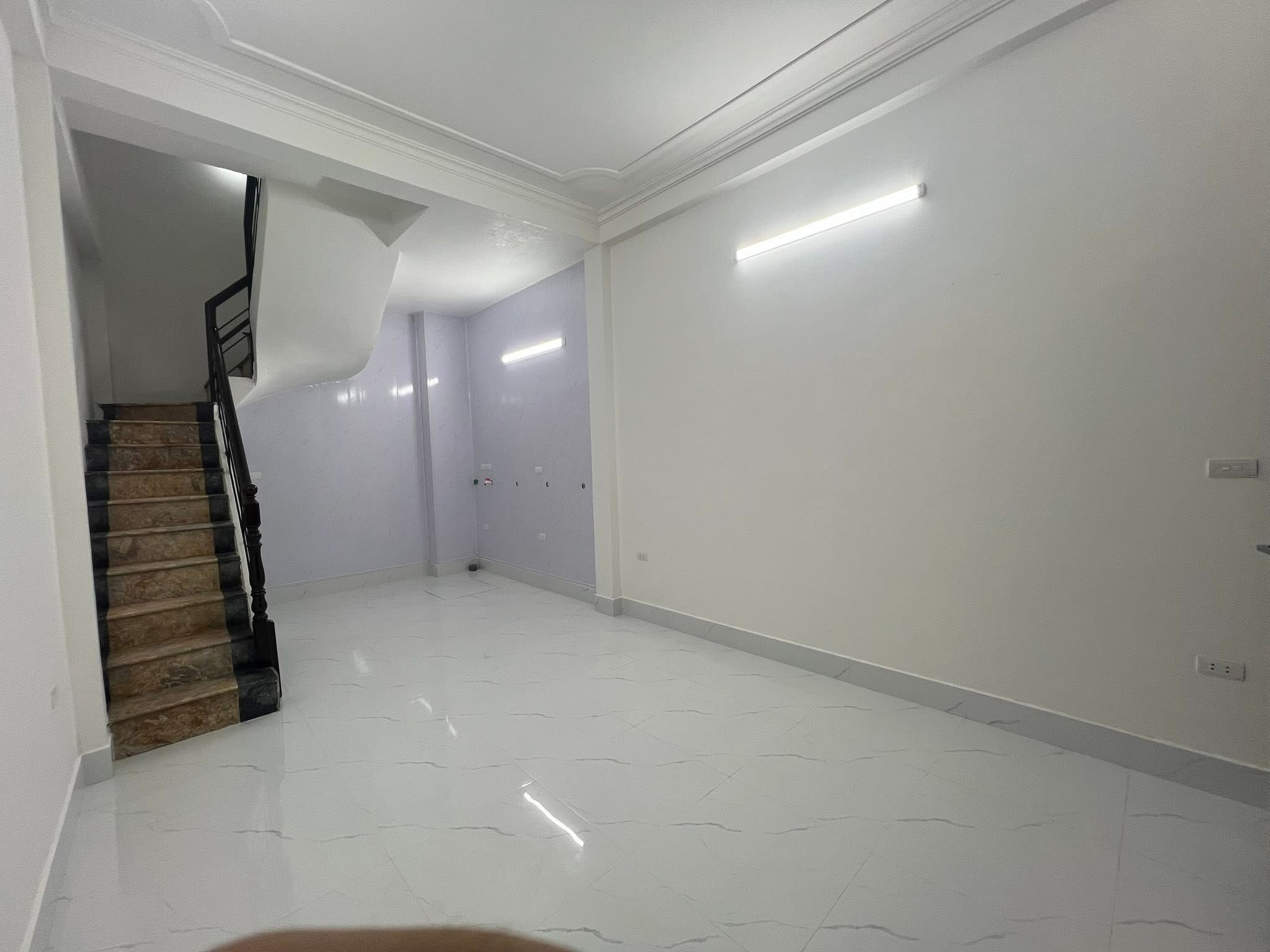 Cho thuê MBKD ngõ ô tô Phố Trung Kinh, 2 tầng x 60m2, 15 Triệu - Spa, Cà Phê, Salon, hàng ăn... - Ảnh 1